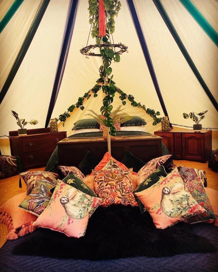 Отель Hollington Park Glamping Ньюбери Экстерьер фото