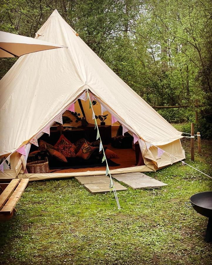 Отель Hollington Park Glamping Ньюбери Экстерьер фото