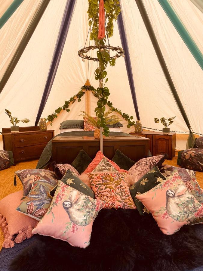 Отель Hollington Park Glamping Ньюбери Экстерьер фото